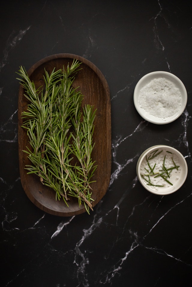 How to extract Rosemary oil